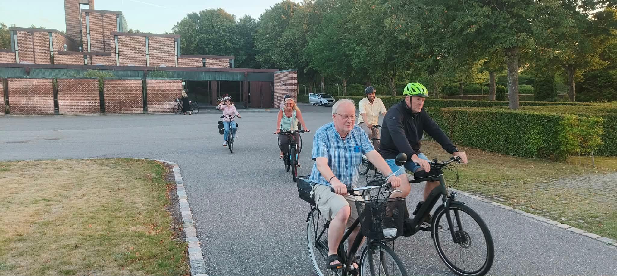 Cykeltur i Vejgaard med tid til at snakke fællesskab og tryghed