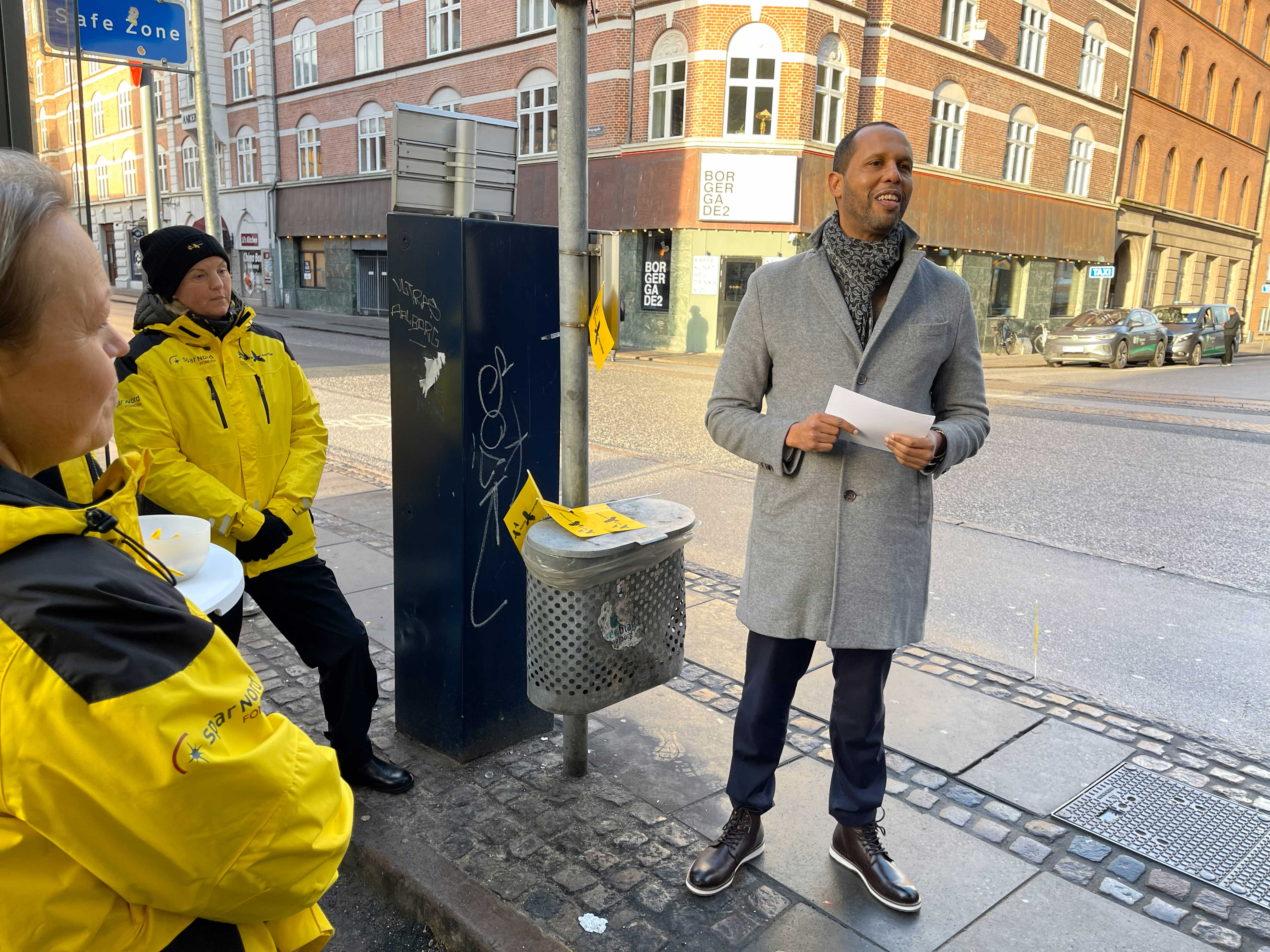 Nuuradiin holder tale