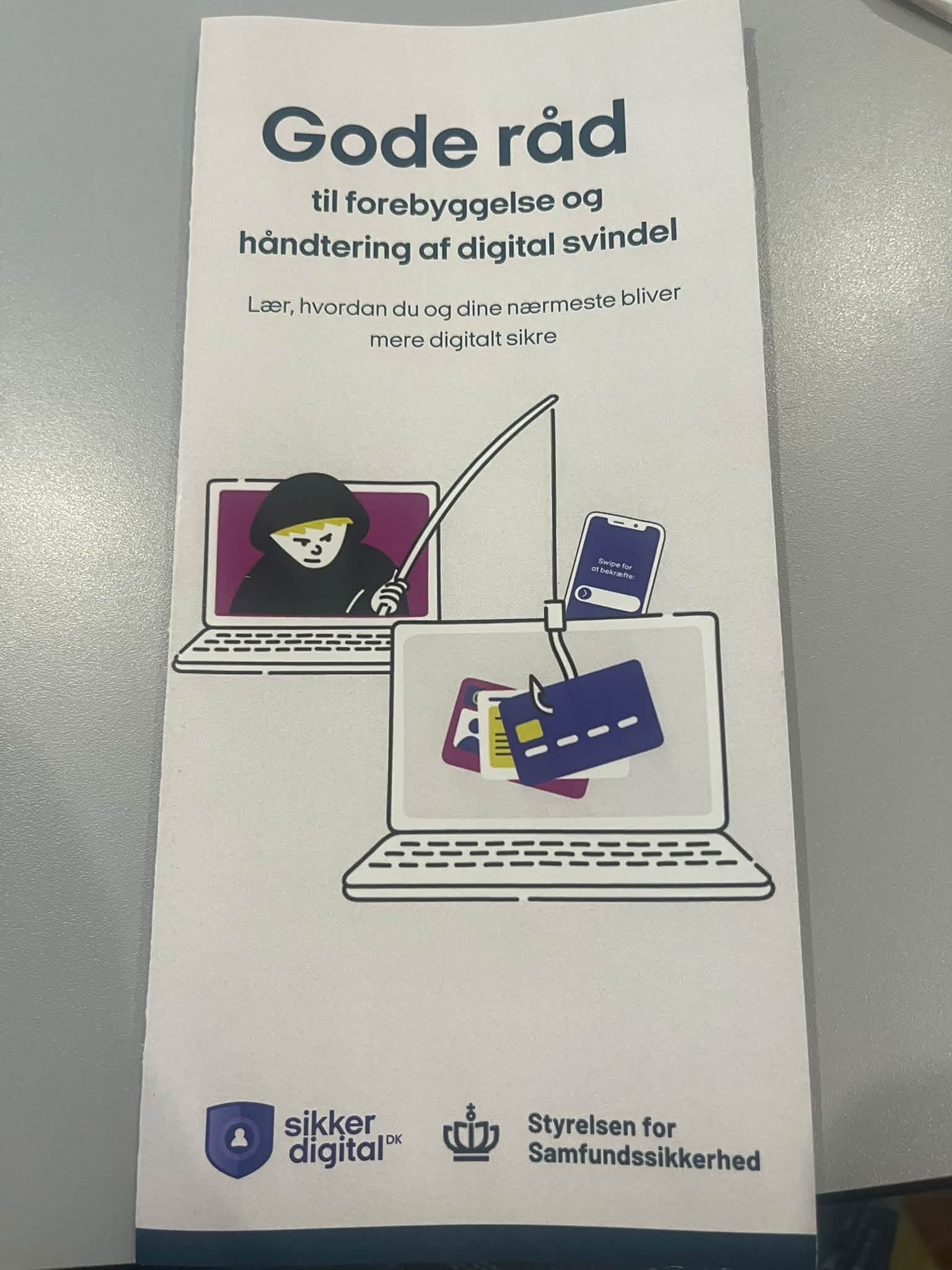 Folder gode råd til forebyggelse af digital svindel