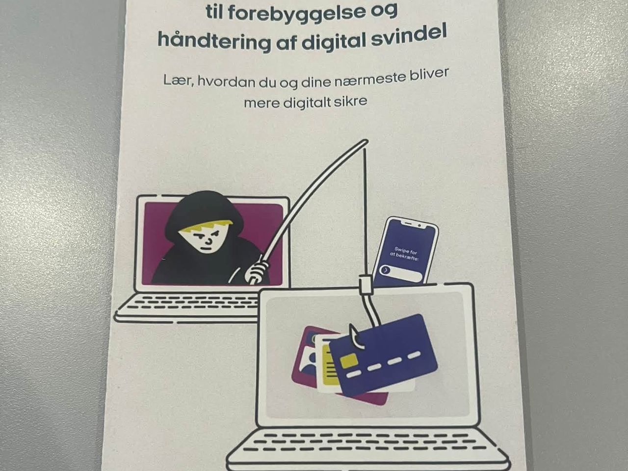 Folder gode råd til forebyggelse af digital svindel