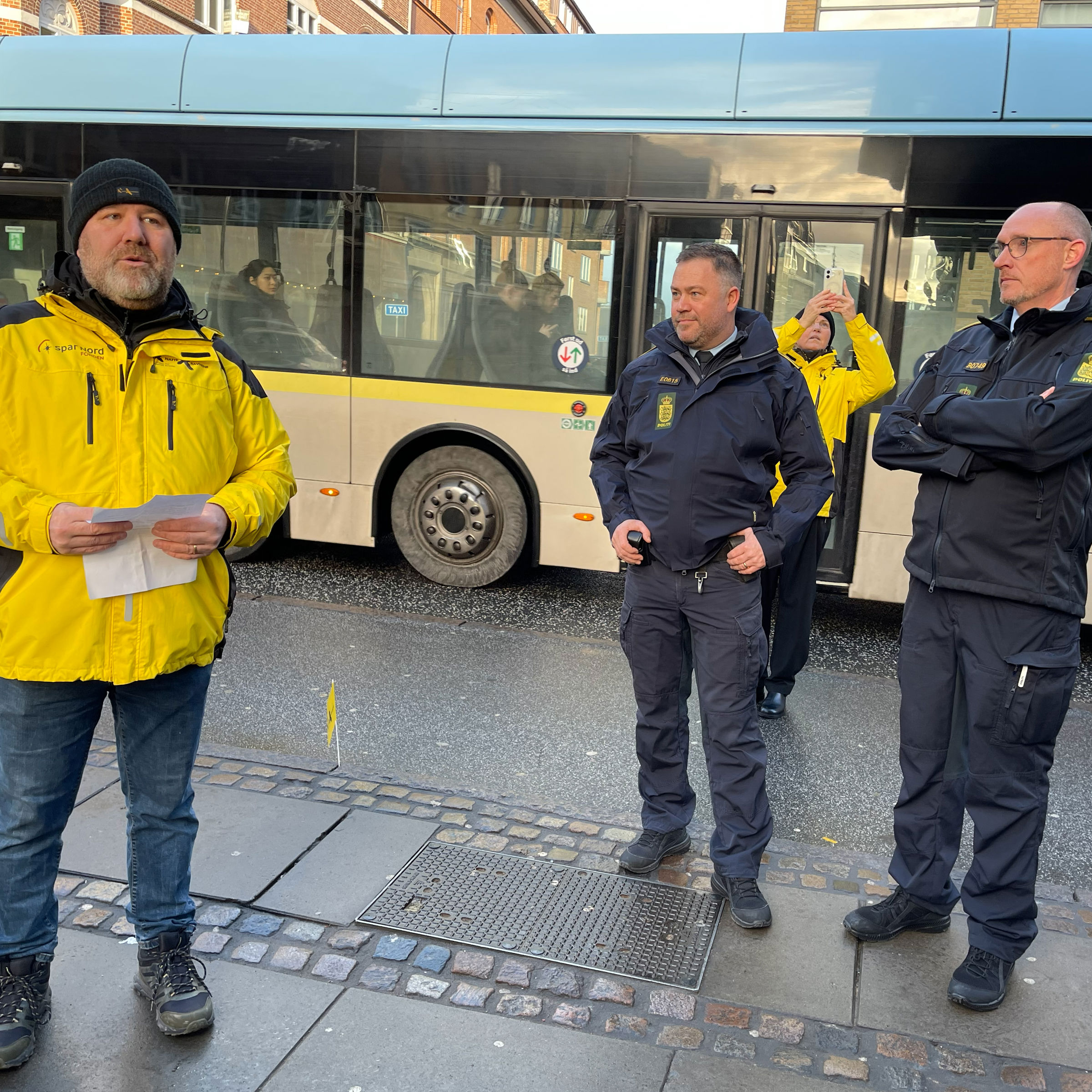 Claus fra natteravnene holder tale